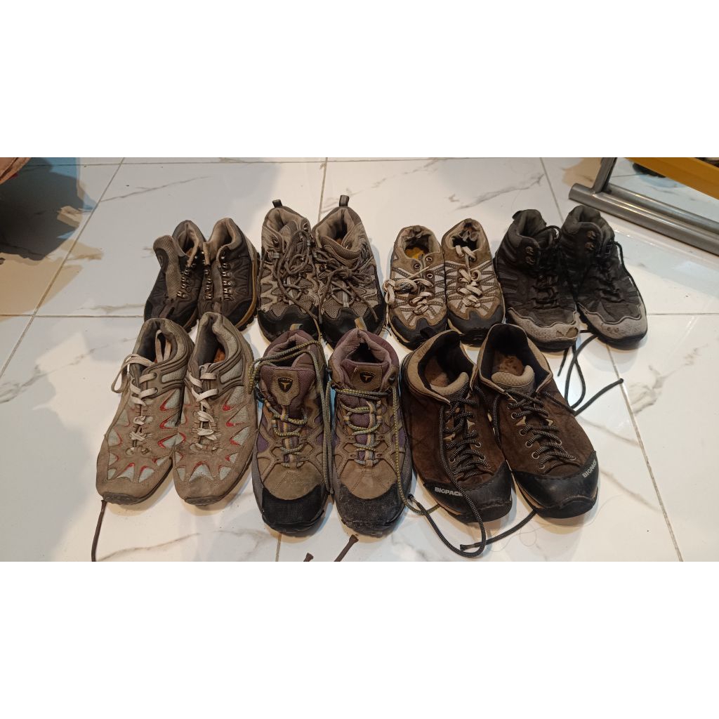 sepatu gunung second