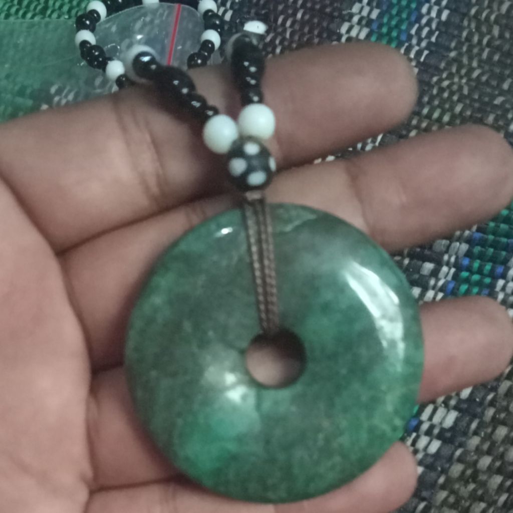 temuan kalung bandul giok jumbo