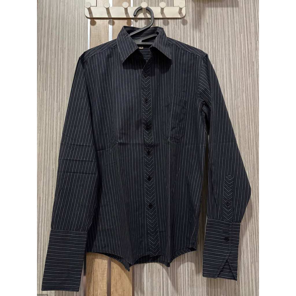 kemeja hitam garis merk M2000
