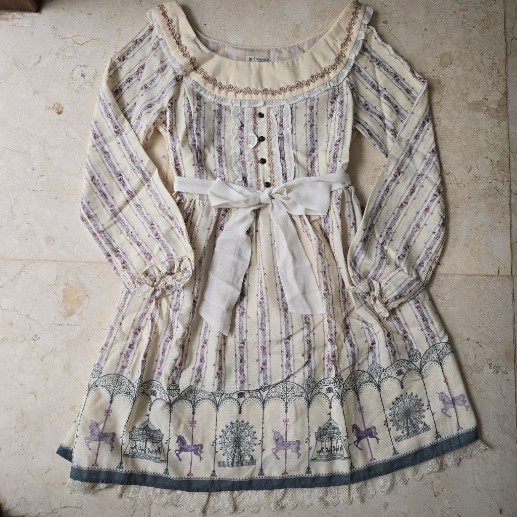 Preloved Axes Femme Merry Go Round Carrousel Pattern Dress One Piece