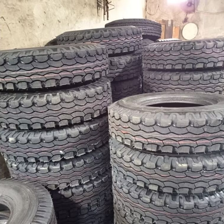 Ban luar truk 750-16, 750-15, 700-16