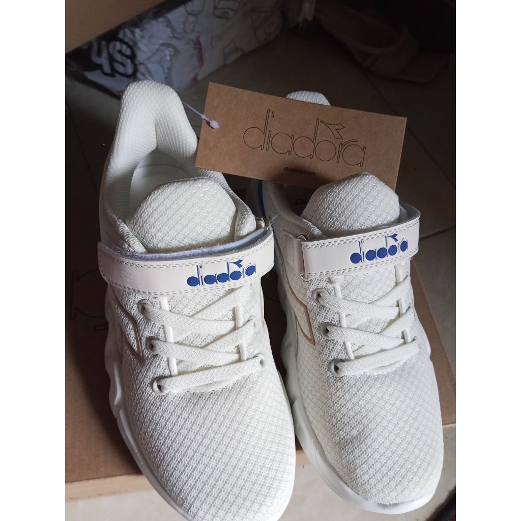 Sepatu Sneakers Diadora Putih Original – Casual Sporty Nyaman & Stylish Pria/Wanita Size 34