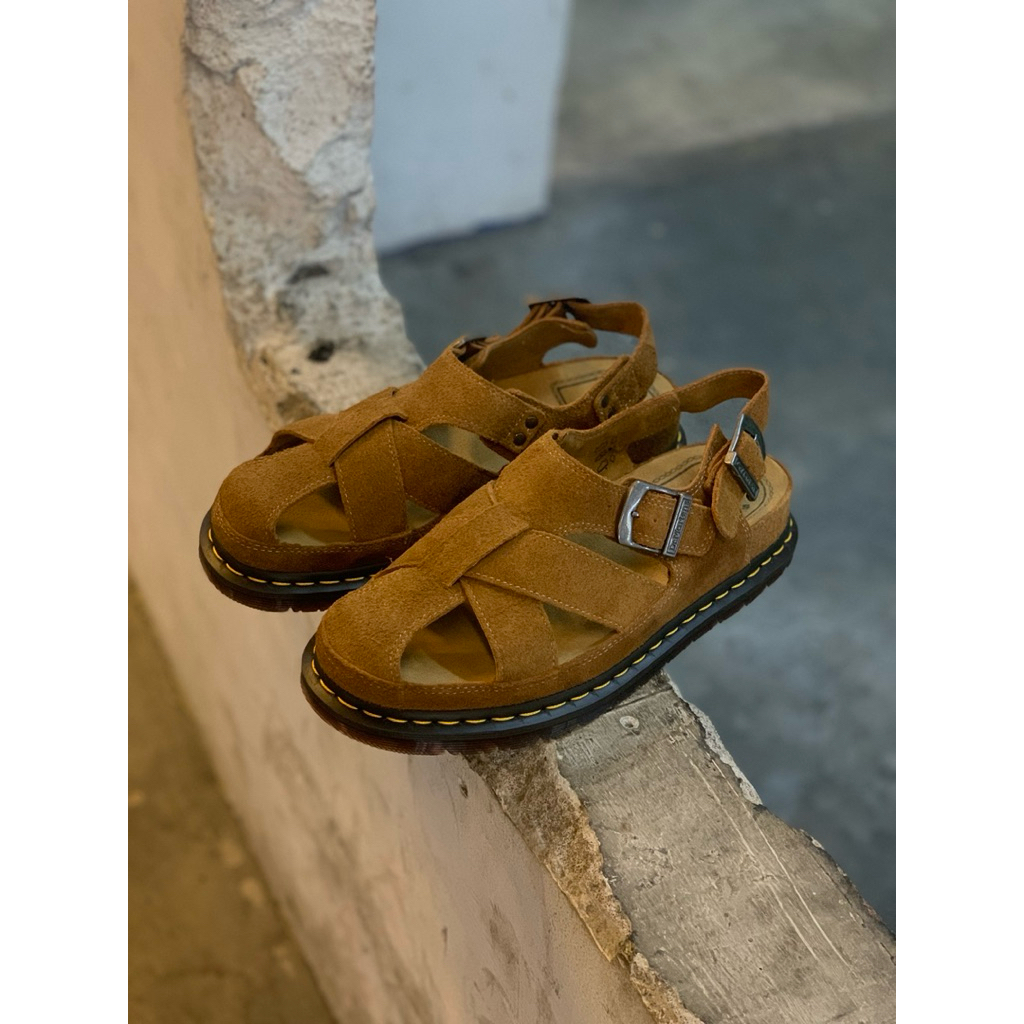 DR. MARTENS ARCHIVE FISHERMAN SANDALS NATURAL TAN SUEDE UNISEX ORIGINAL BNIB