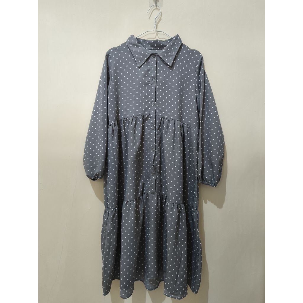 Tunik Polkadot Putih Base Colour Abu Tua