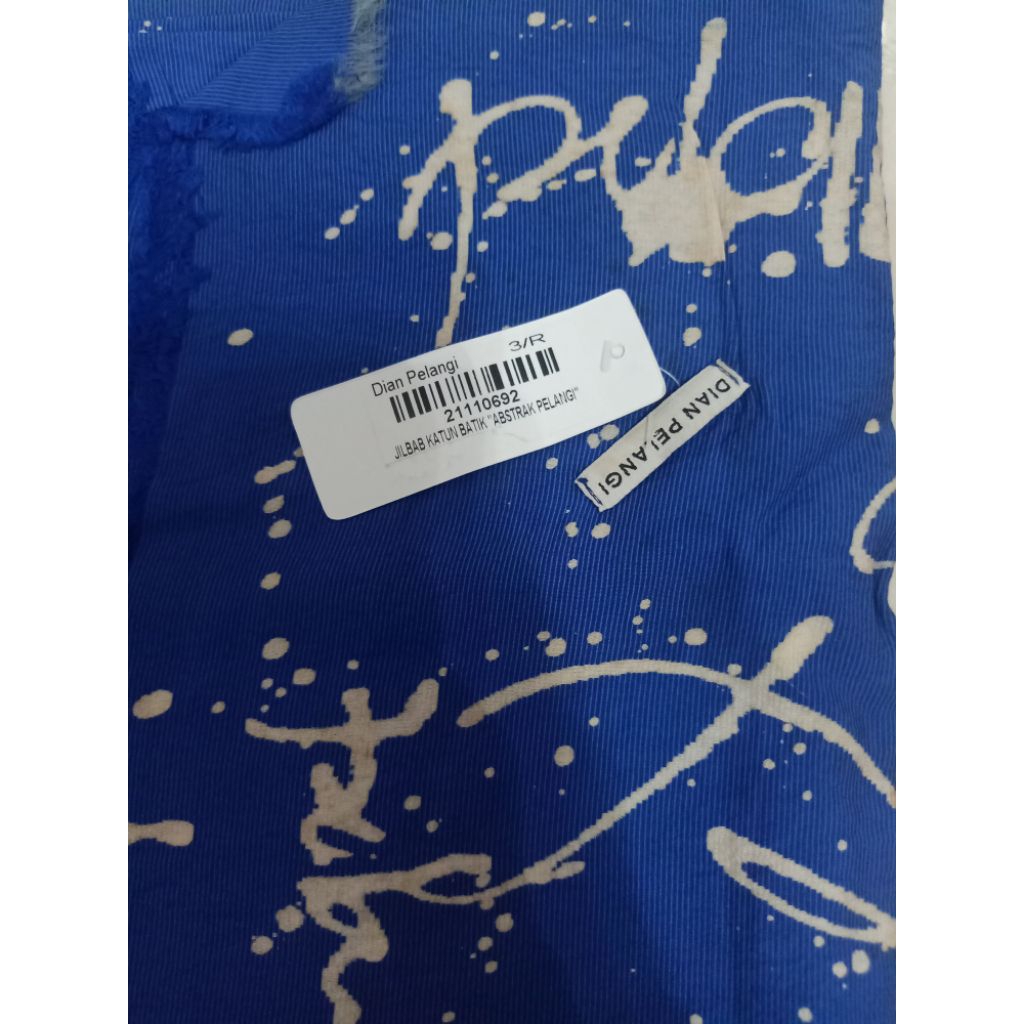 HIJAB DIAN PELANGI MOTIF ABSTRAK PELANGI