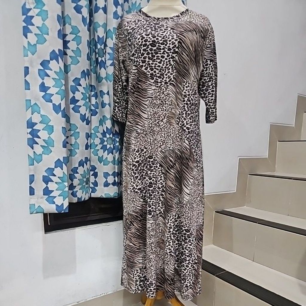 Dress Leopard uk. XL, LD 110-120 cm.