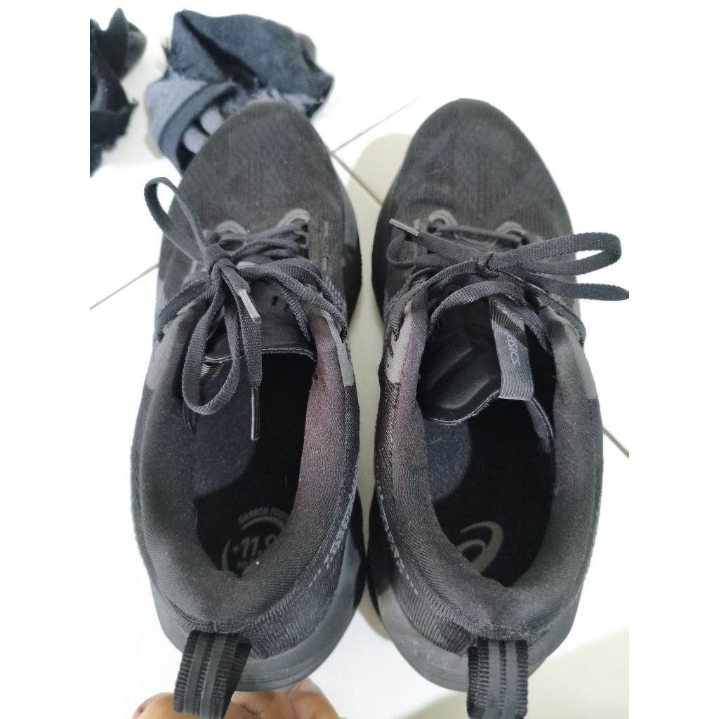 Asics Novablast 5 Black Second