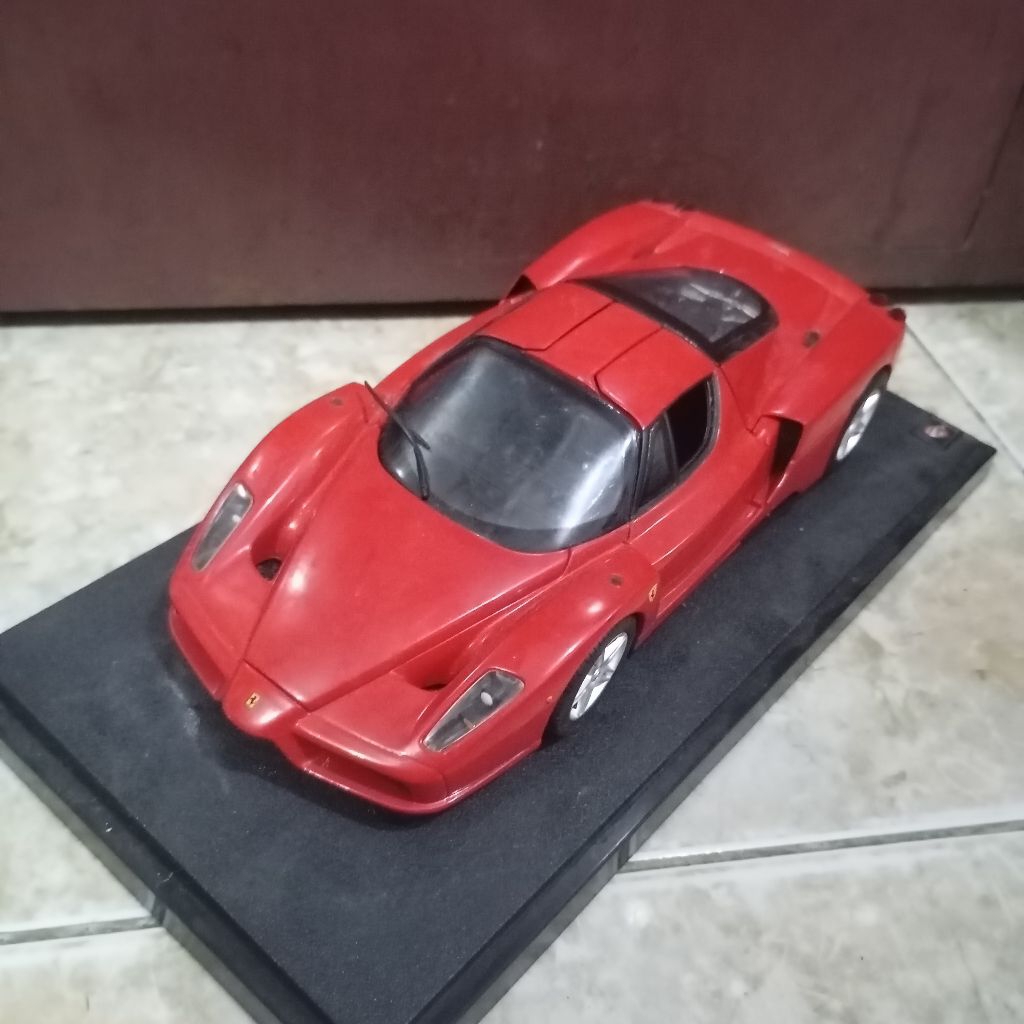 Hot Wheels Elite Ferarri Enzo 1/18 Michael Schumacher RARE