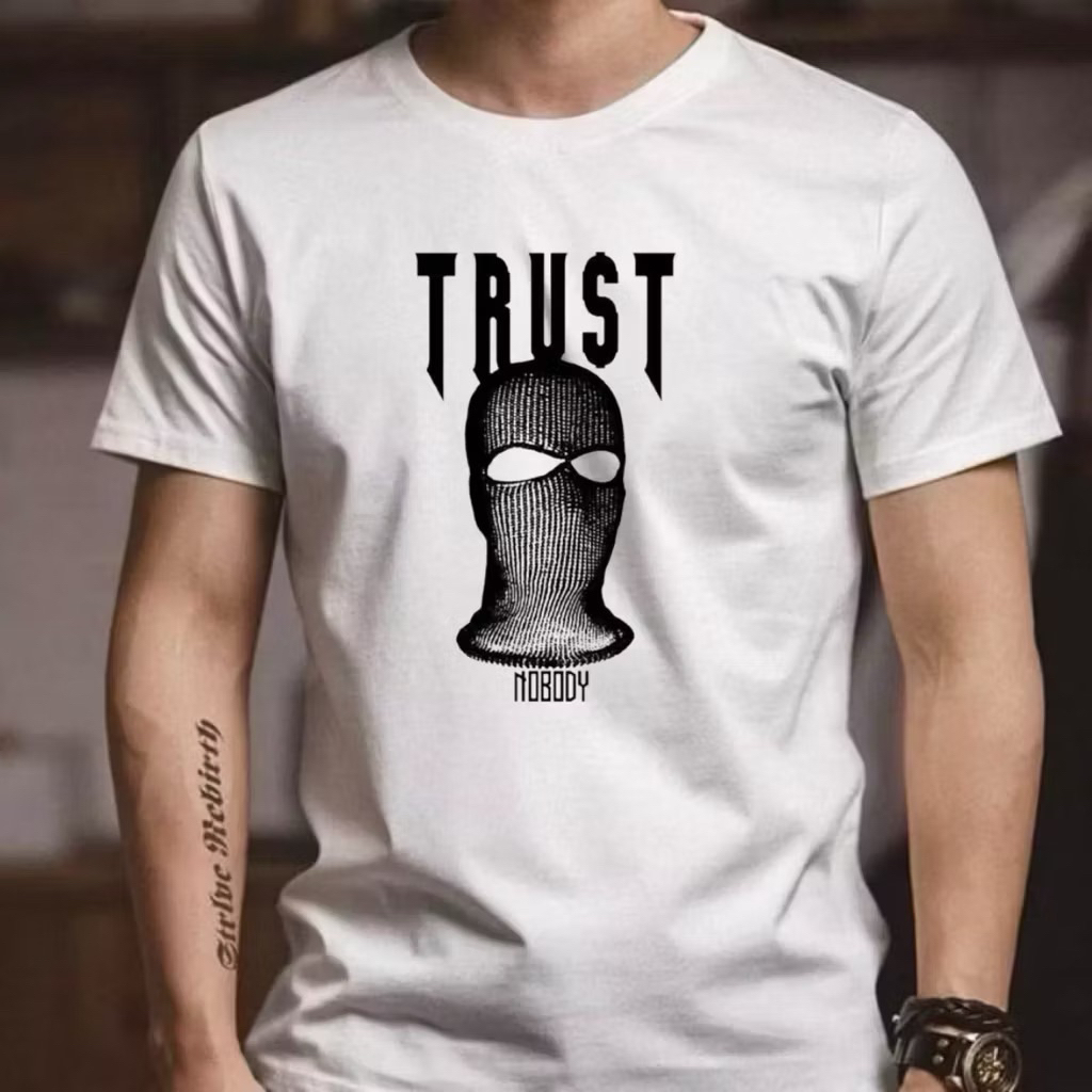 kaos murah pria dewasa distro desain trust bahan adem enak digunakan sehari-hari adem tipis menyerap