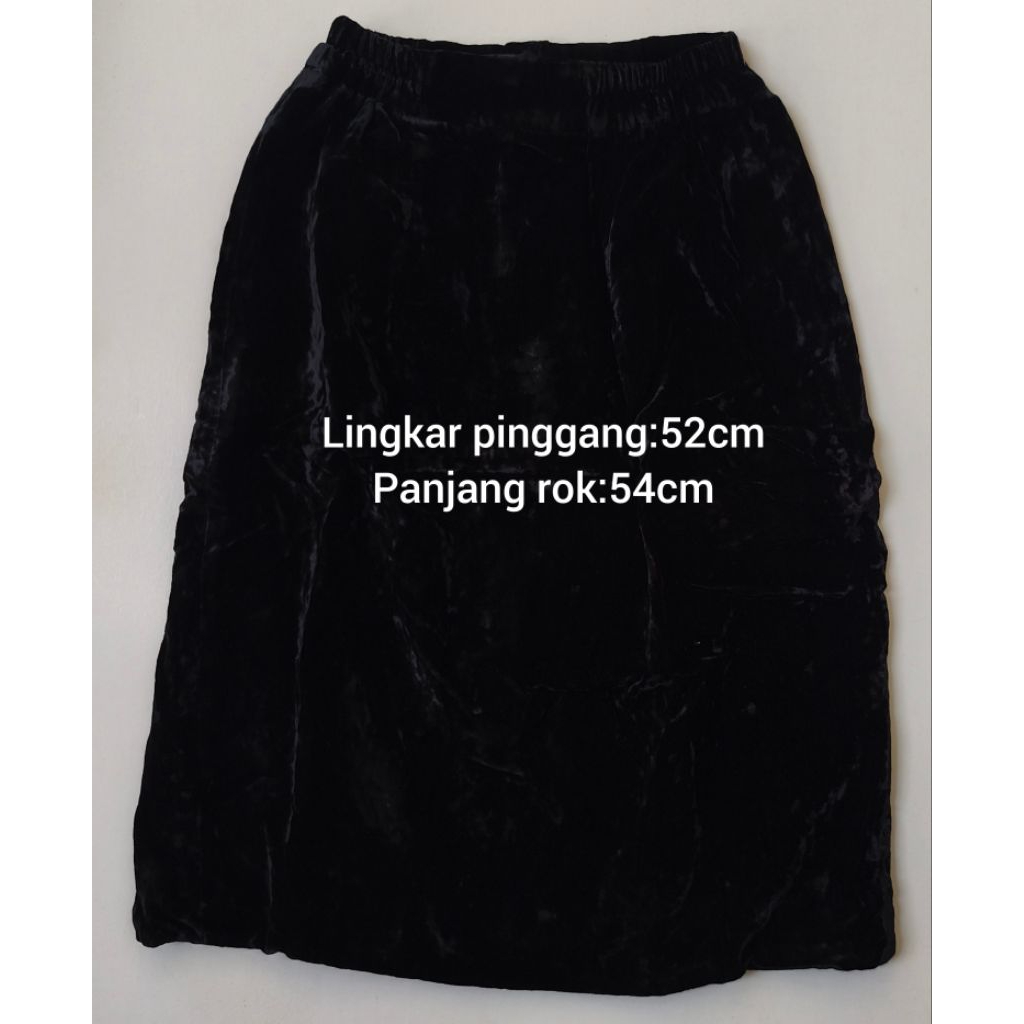 Rok span wanita beludru(Preloved)