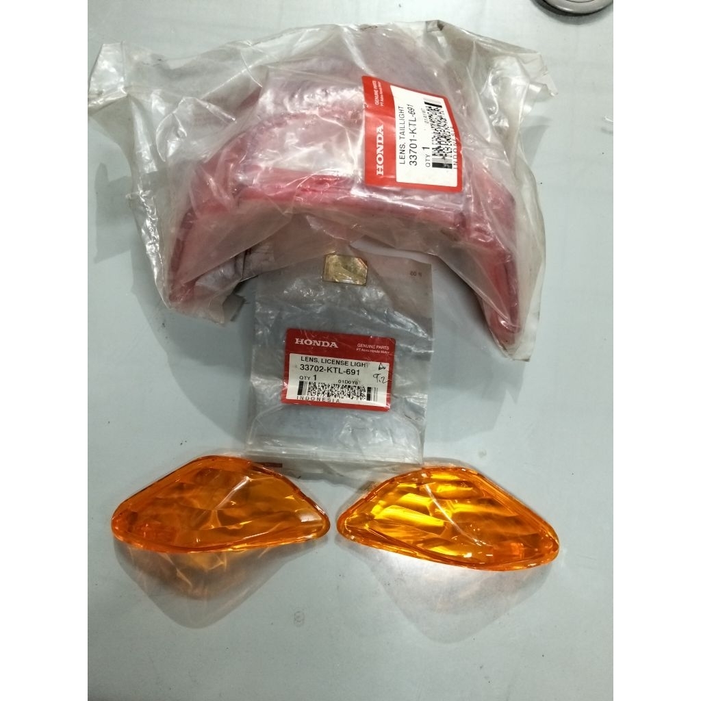 Mika stop plus Mika sein kanan dan kiri plus baut mika stop number part 33701KTL691 & 33703KTL741 & 