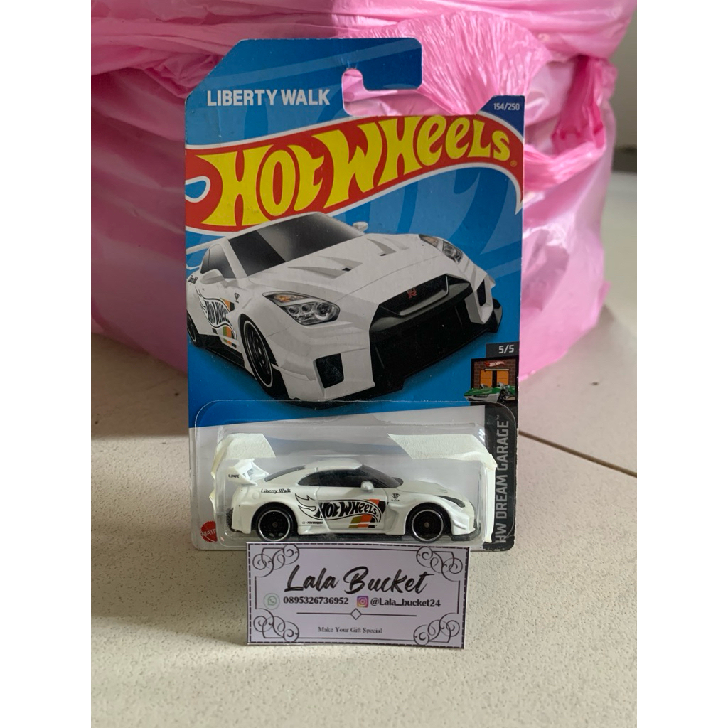 hotwheels gtr r35 lbwk putih