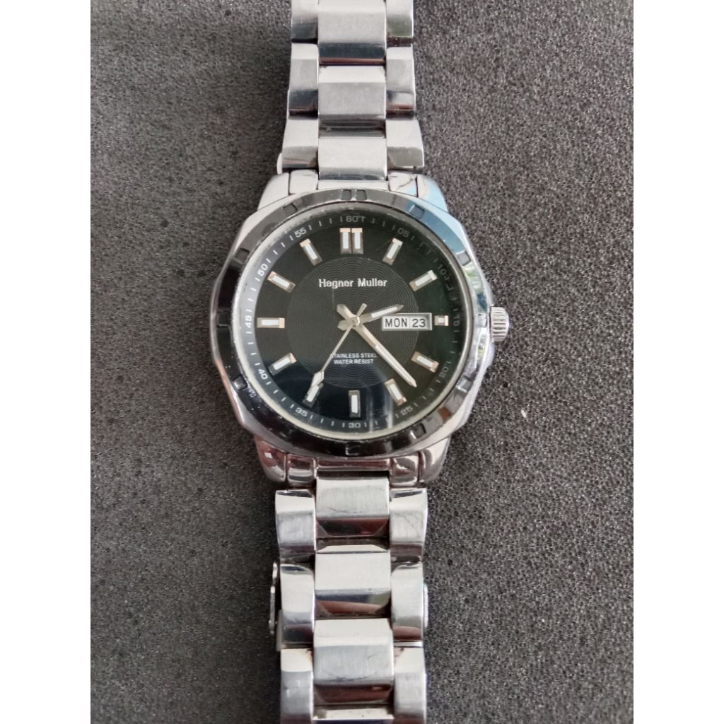 Jam merk HEGNER MULLER (HW 604-3G)