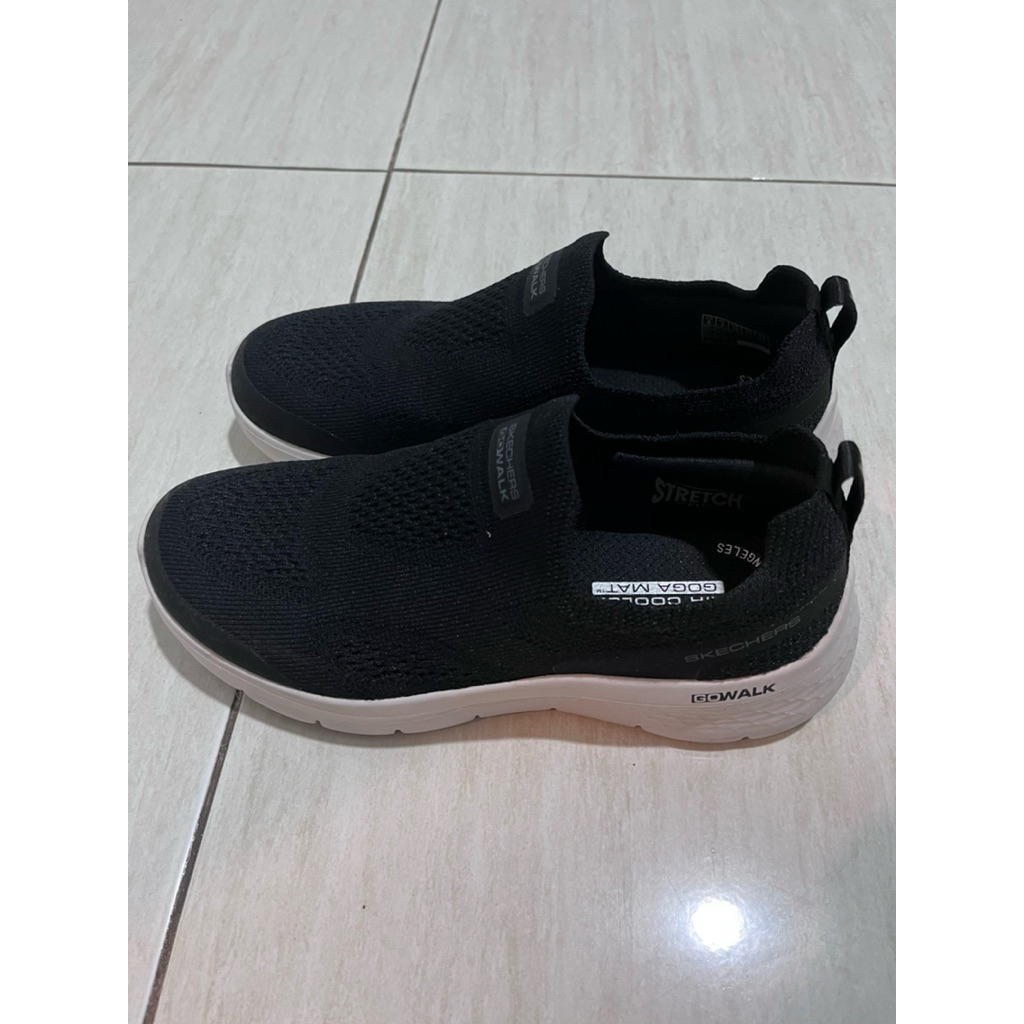 Sepatu Slip On Hitam