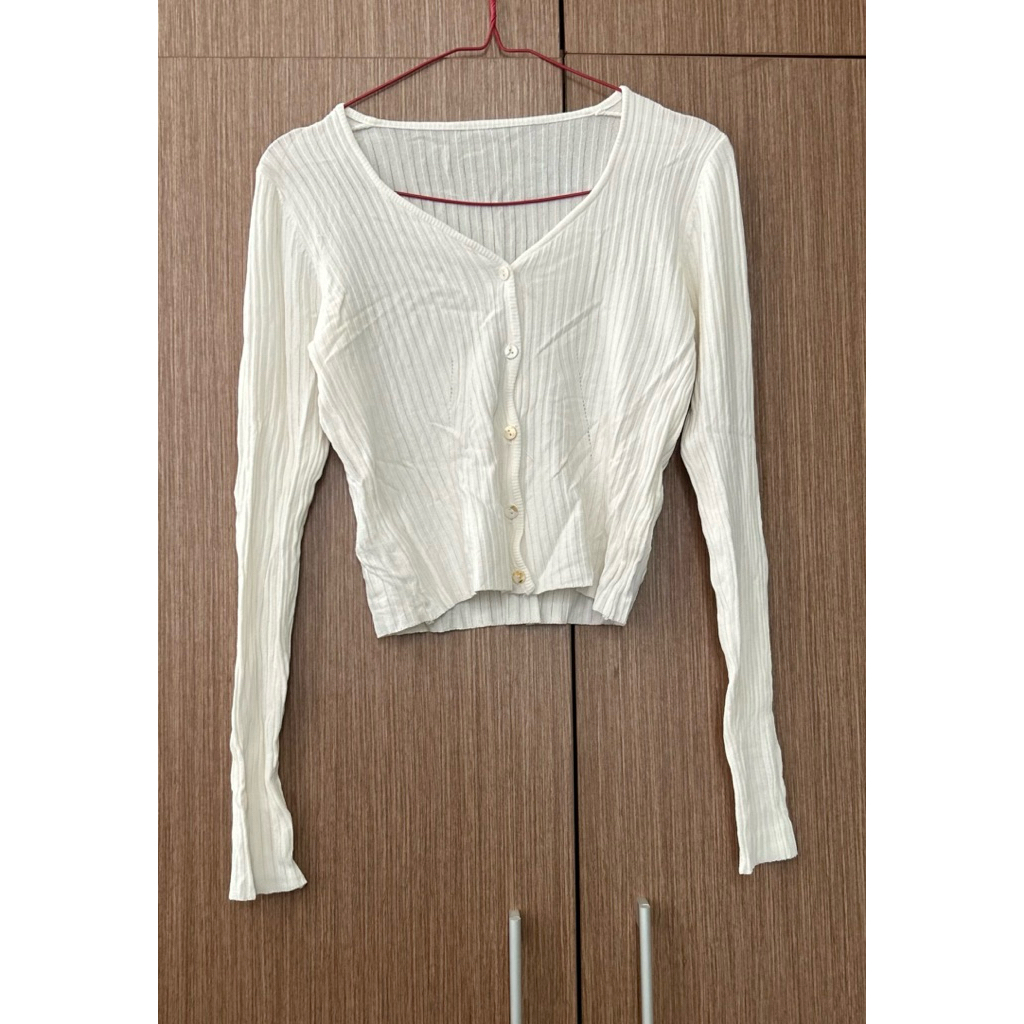 crop knit Cardigan rajut lidi putih kancing lengan panjang