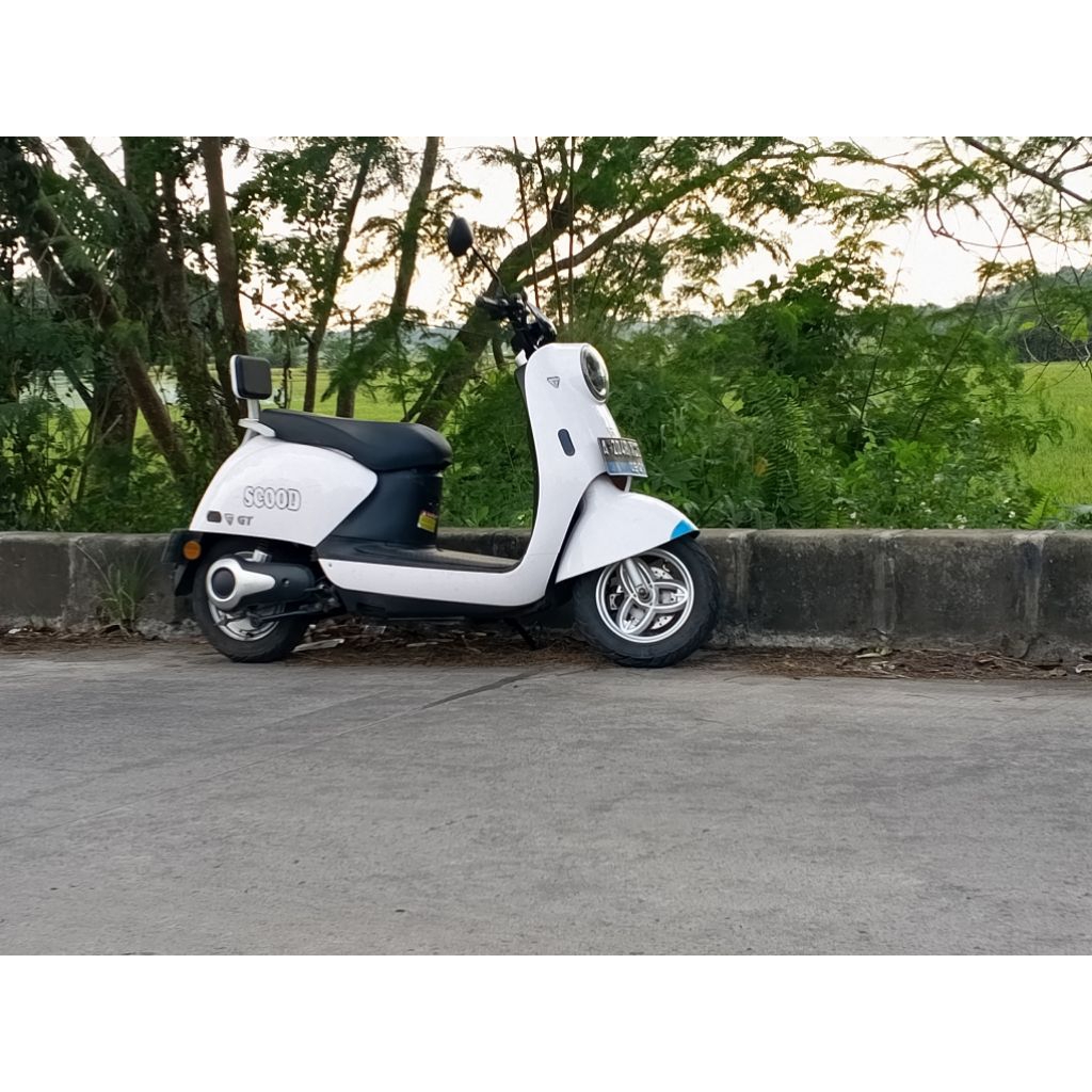 motor listrik grinteck 72 32 baterai baru pajak hidup