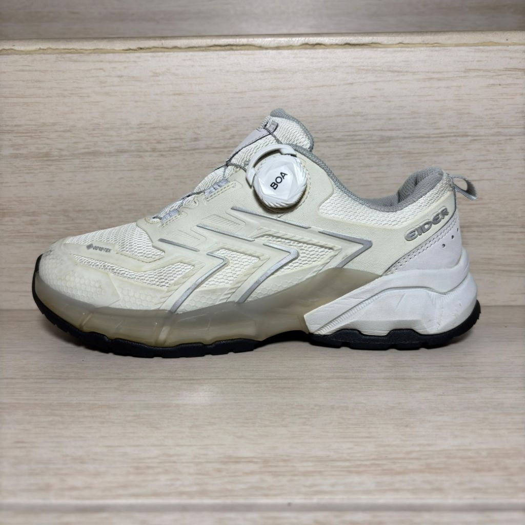 SEPATU OUTDOOR TREKKING  HIKING  RUNNING EIDER BOA SYSTEM / TALI PUTAR SECOND ORIGINAL MURAH