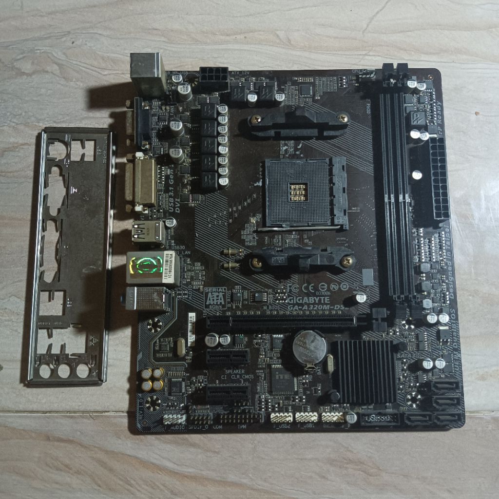 Motherboard Gigabyte A320 Seken Normal