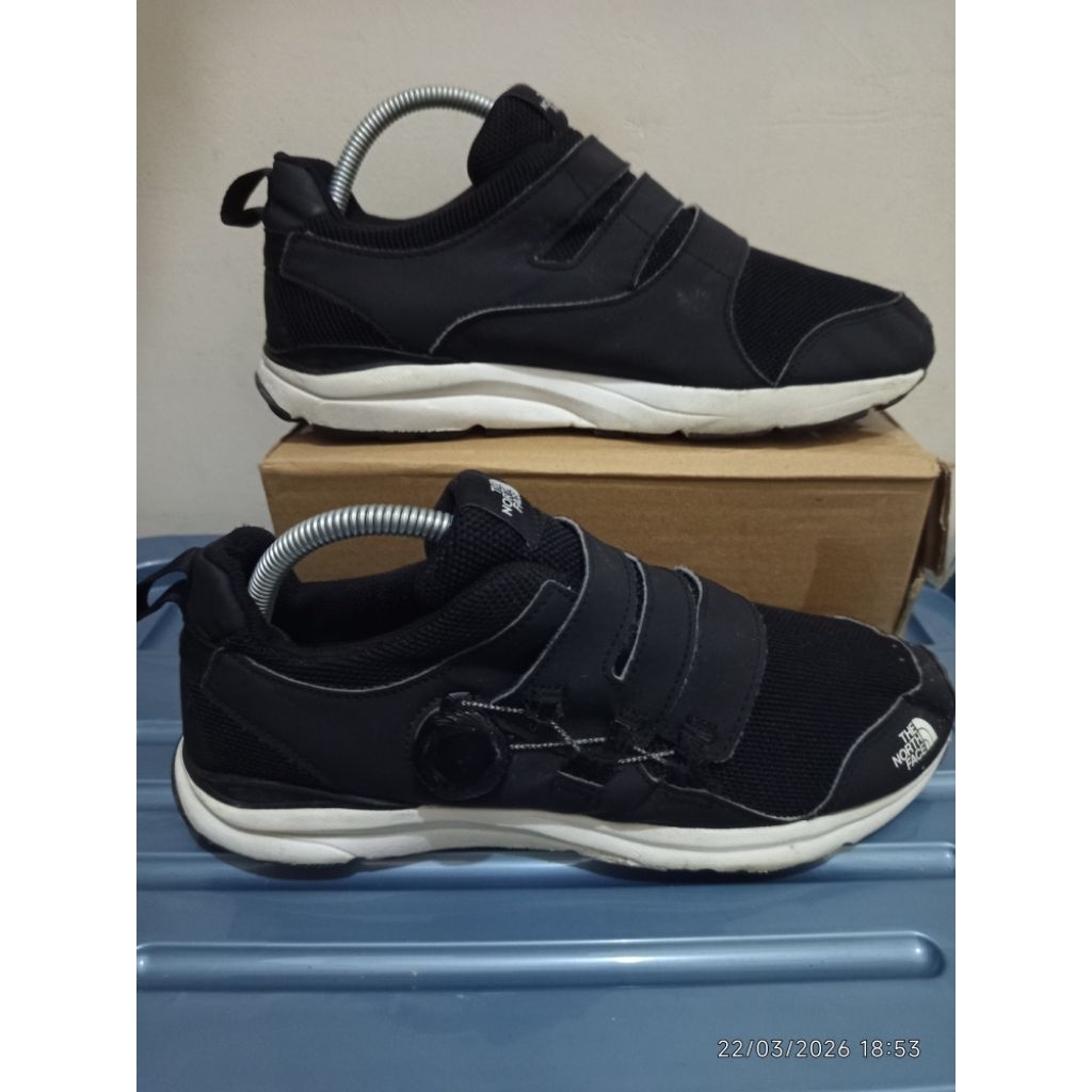 sepatu second outdoor TNF size 40.5 insole 26.0