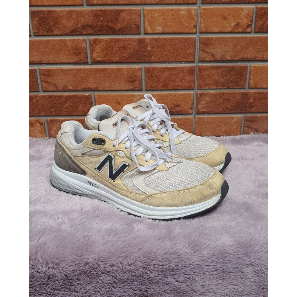 Sepatu NB 880 Suede Second Ori Size 42