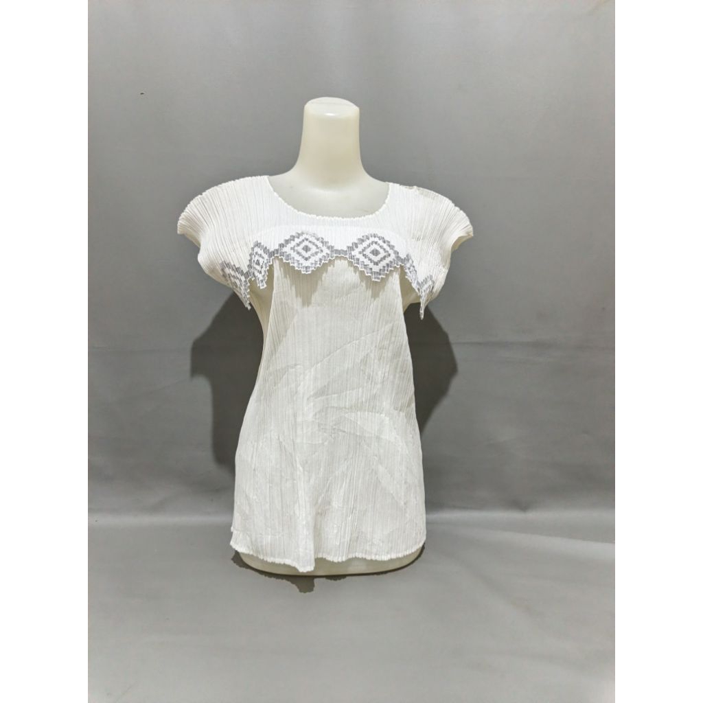 sleeveless pleats please issey Miyake