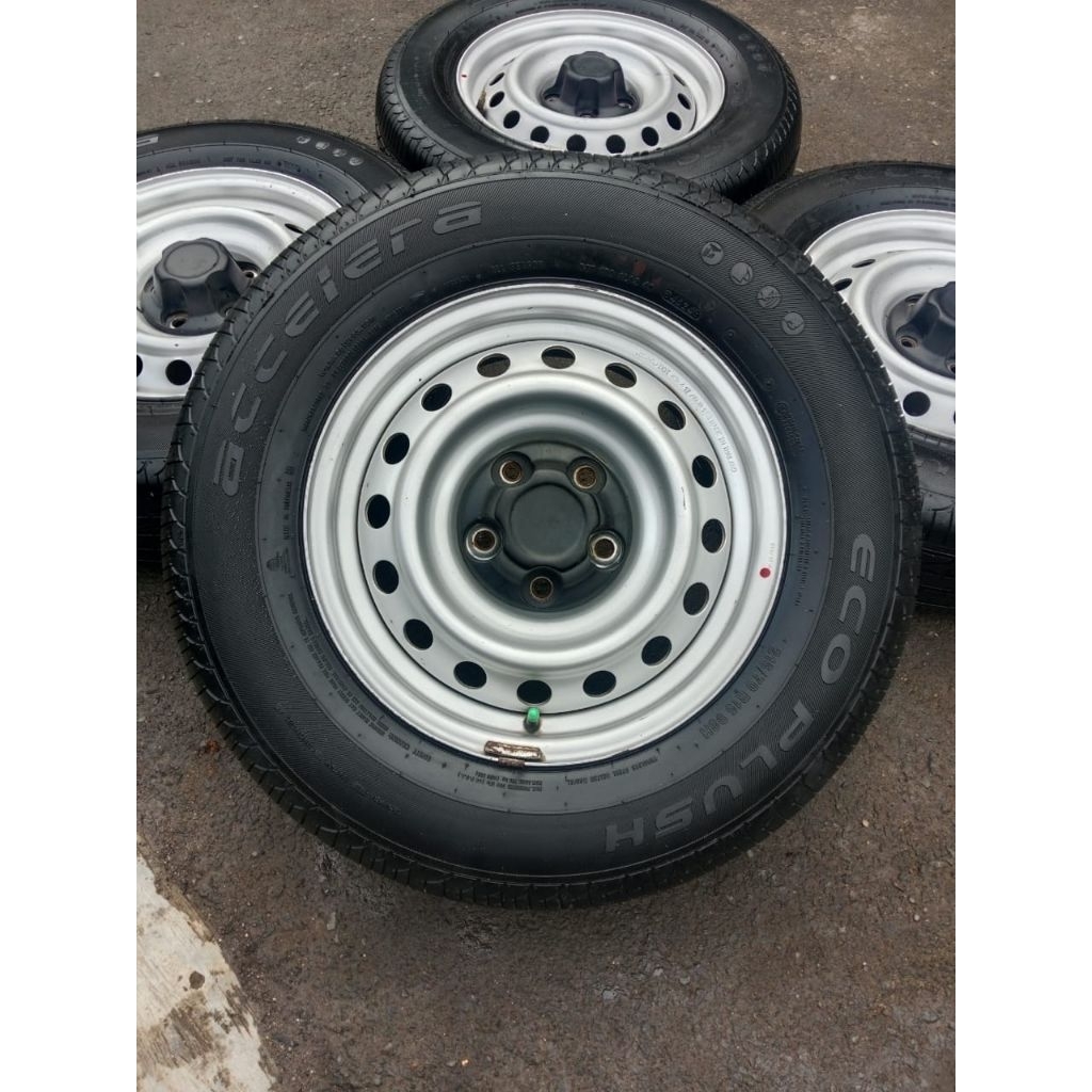 Velg Kaleng Hilux Ring 15 Pcd 5x114 Lebar 6 ET 42 + Ban Accelera 215/70 R15 Thn 2024