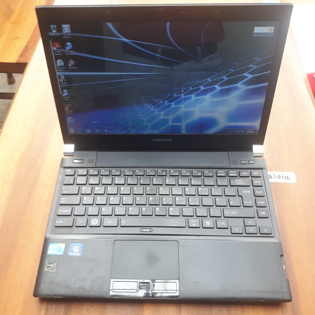 TOSHIBA Portege R700 13.3 i3 4GB Windows 7 Original