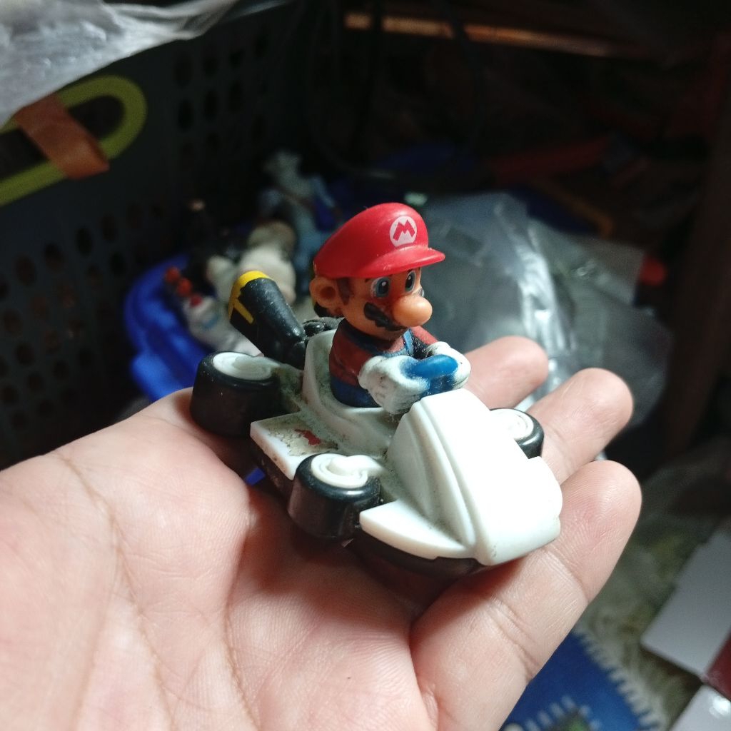 happy meal toys Mario Bros Mario kart 2016