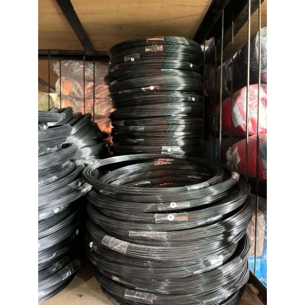 ruji fiber hitam ukuran 1,5mm ruji sangkar burung satu roll 100 meter