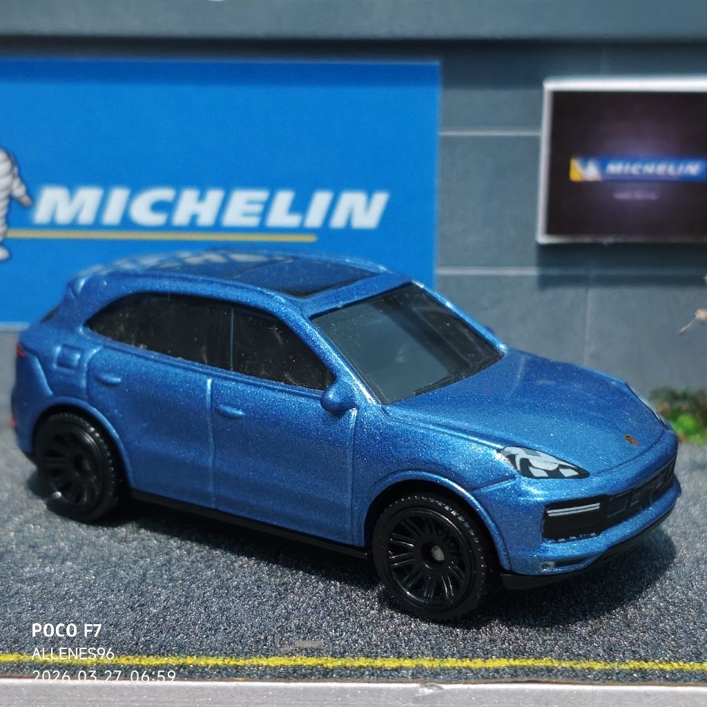 Matchbox Porsche Cayenne Turbo