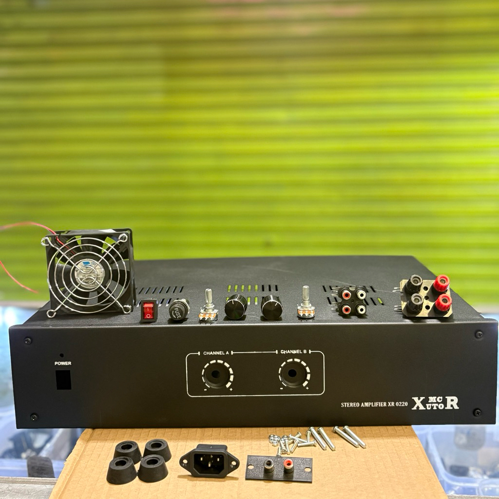 box amplifier XR 0220 + acc