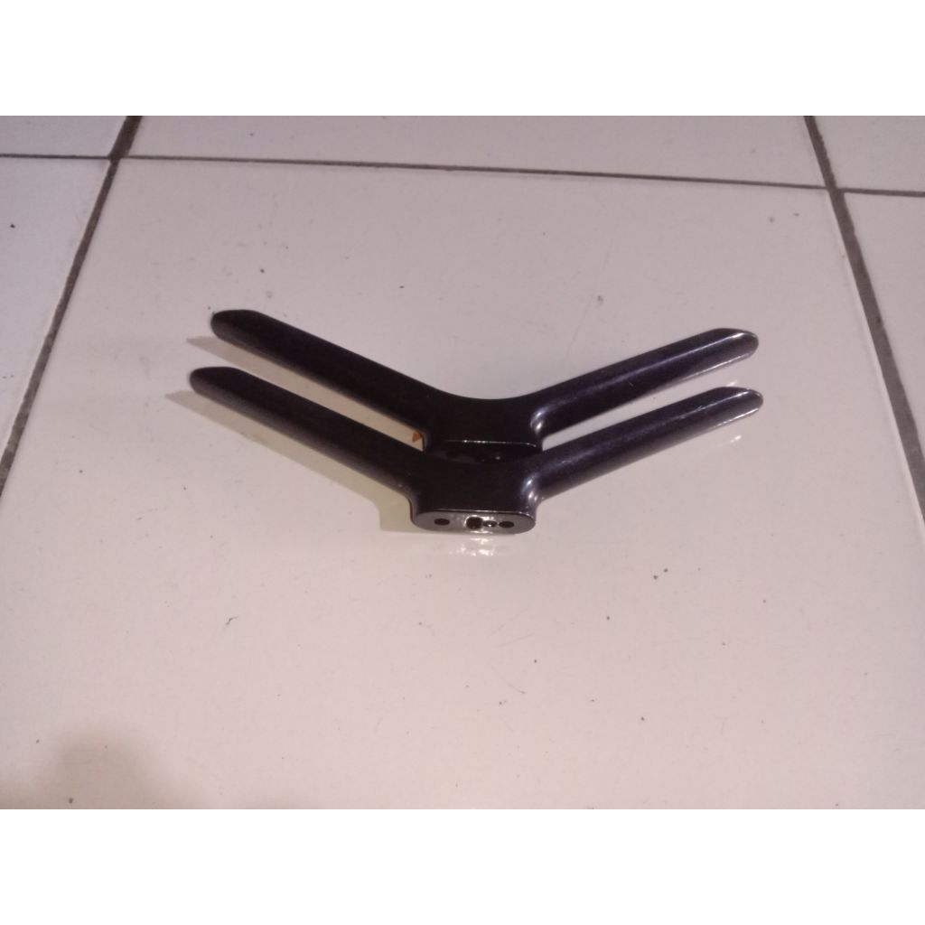 kaki tv Canghong L32H4 plus baut