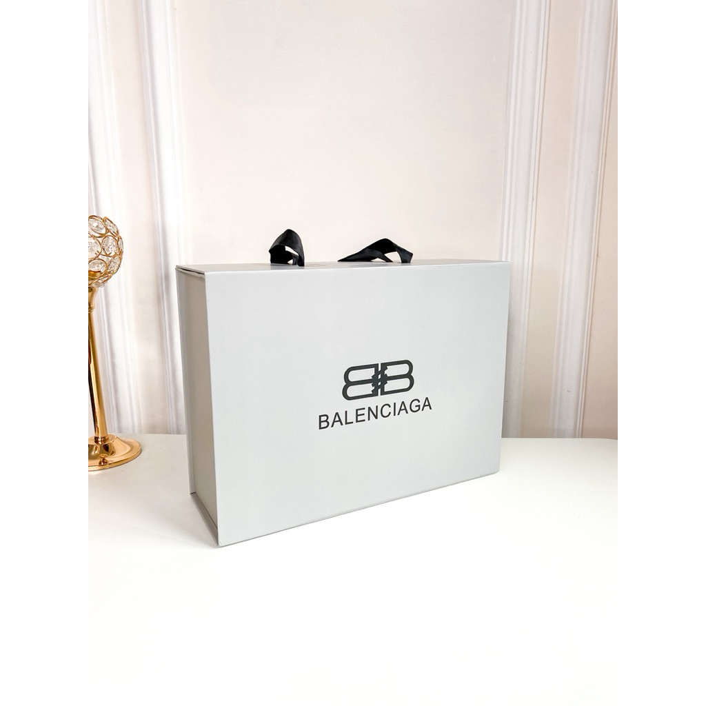 Box Magnet Balenciaga Kualitas Premium Bahan Hardbox Tebal - Penyimpanan Tas Lipat Pasang Praktis - 