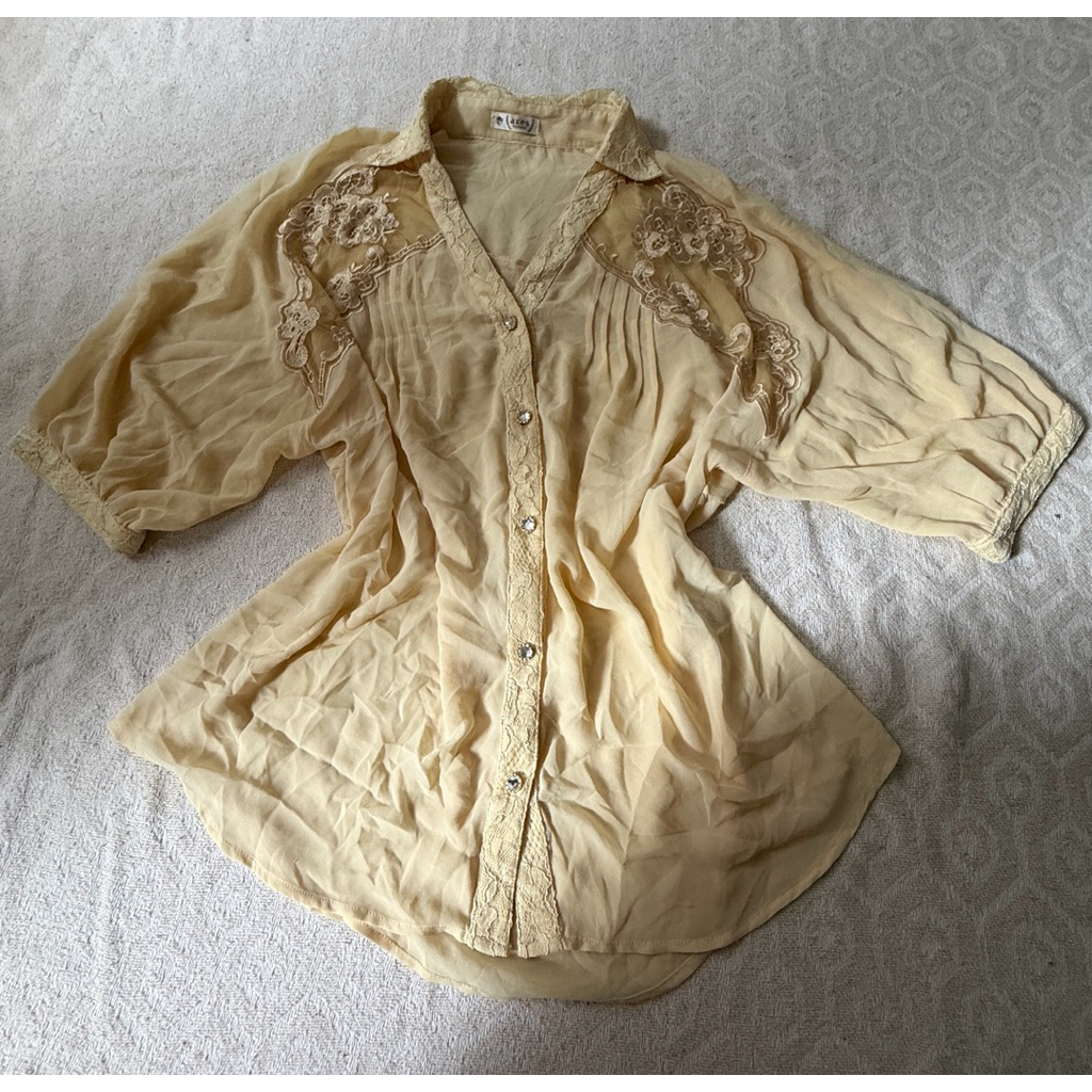 axes feme yellow top