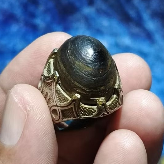 BATU PAMOR PUSER BUMI NEMPEL MAGNET