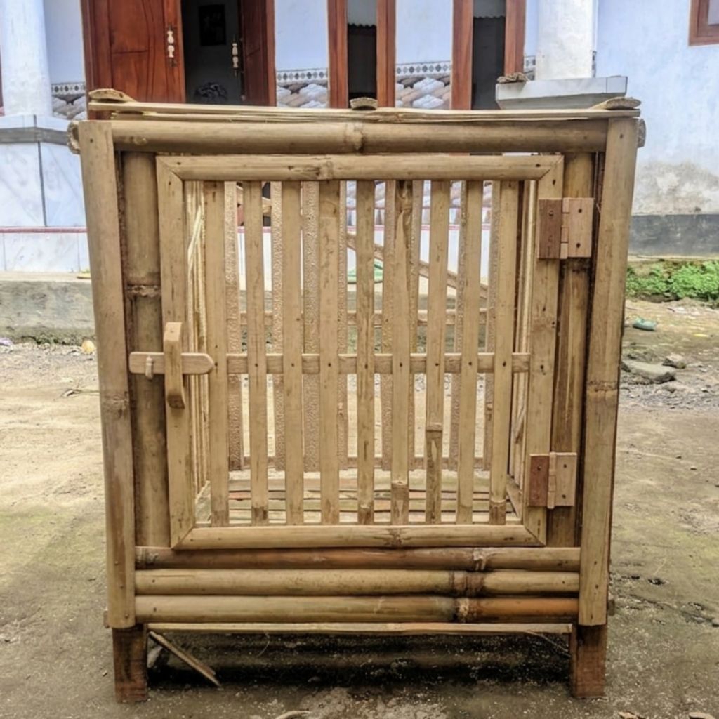 Kandang Ayam Kecil / Tarangan Ayam Bertelur / Kelinci / Marmut / Bebek  Bambu Rakitan . Kokoh, Nyama