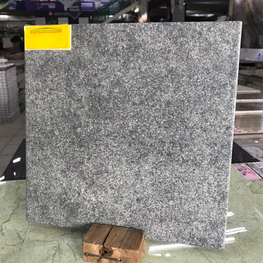 Keramik Mulia 30x30 Kw1 Everest Sand/ keramik lantai/ matt halus