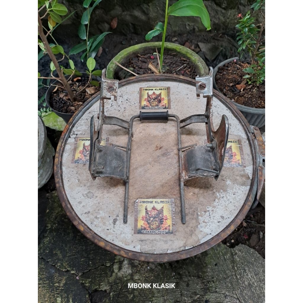 kupingan bracket lampu depan rx king new 2002 sampai 2006 ORIGINAL bracket lampu rx king new dudukan
