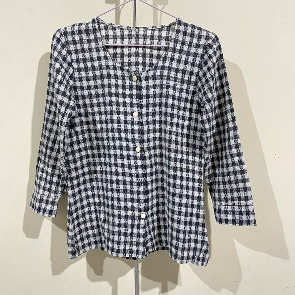 (Preloved) Blouse Kotak Hitam Putih