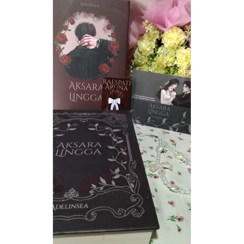 NOVEL AKSARA LINGGA