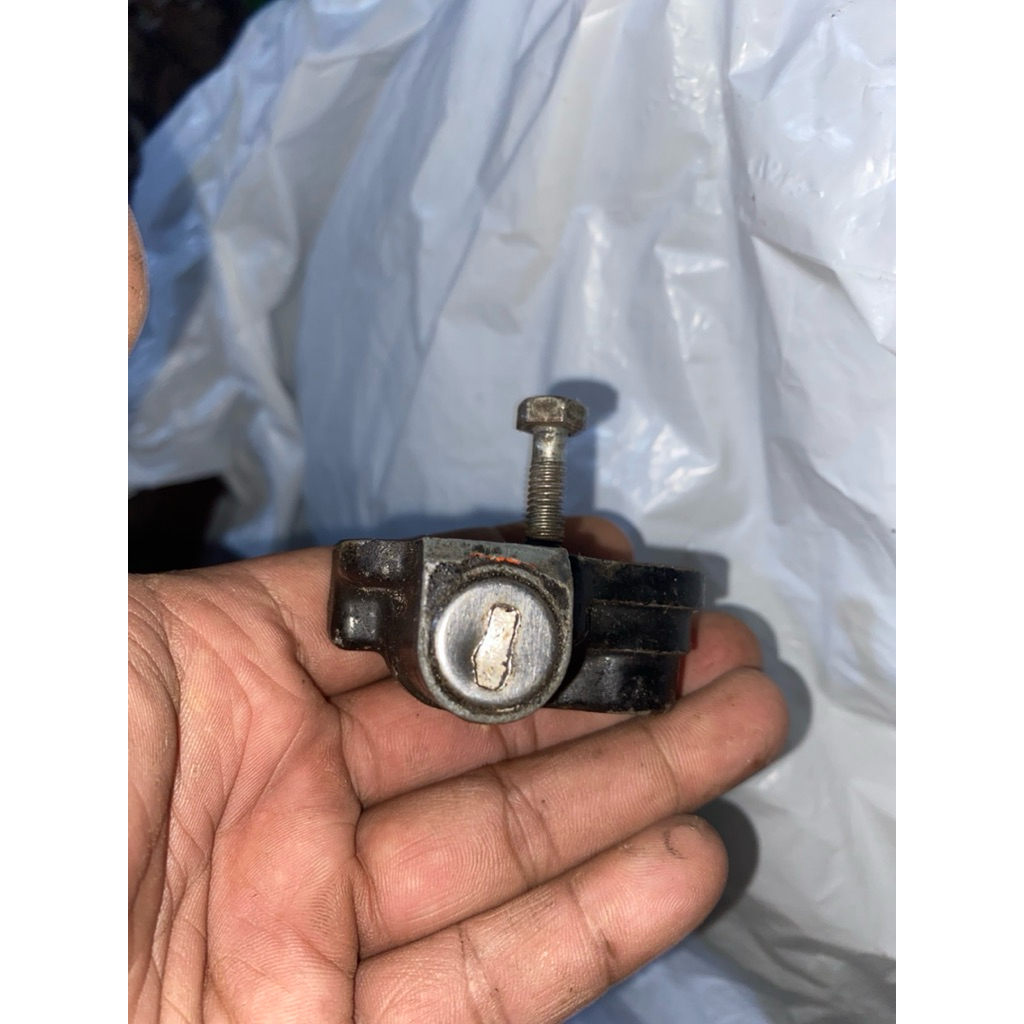 kunci jok ori copotan gl 100