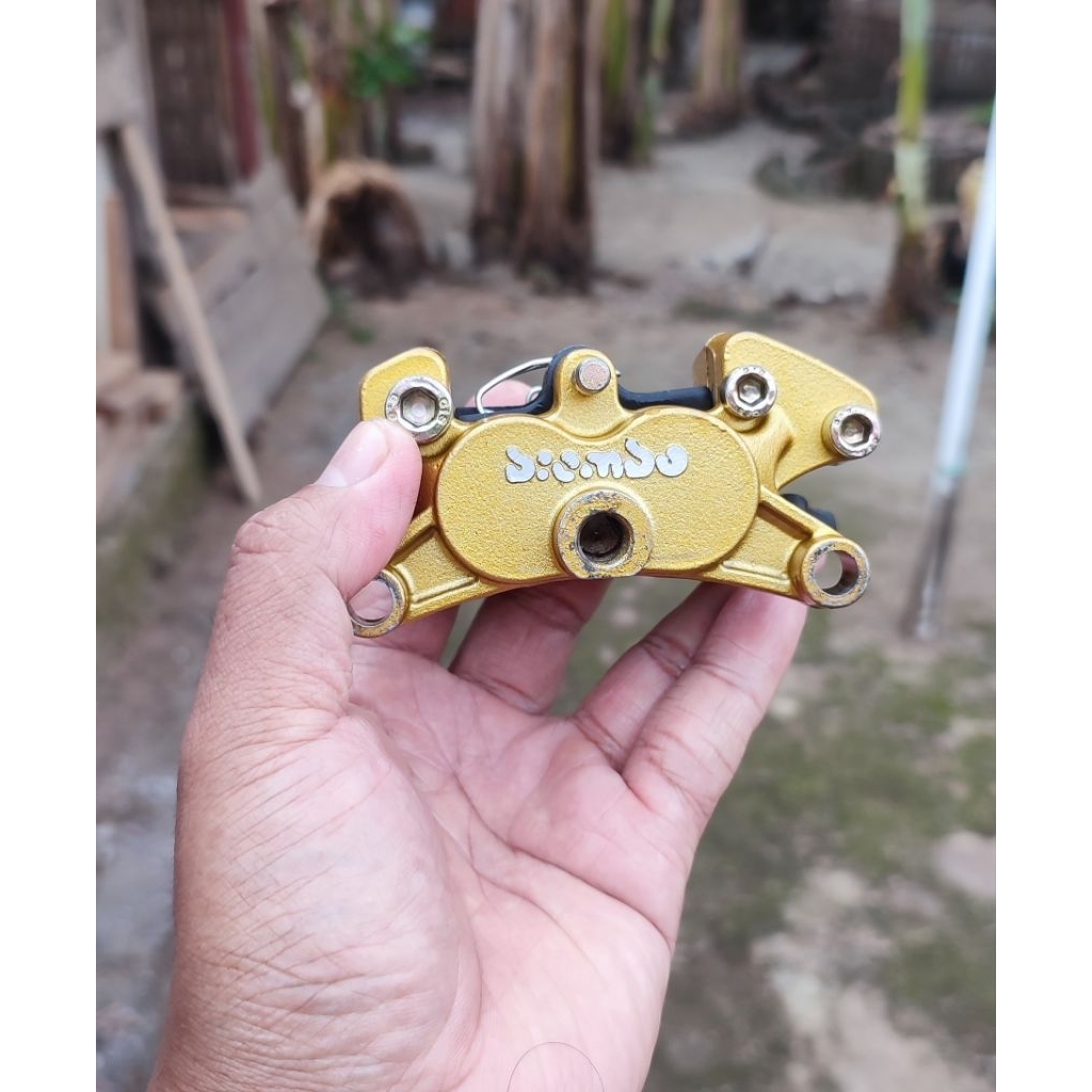KALIPER BELAKANG BREMBO 4 PISTON