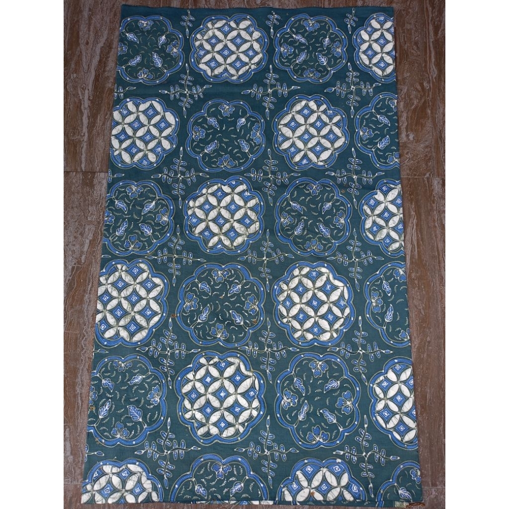 Batik Tulis Warna Alam Solo