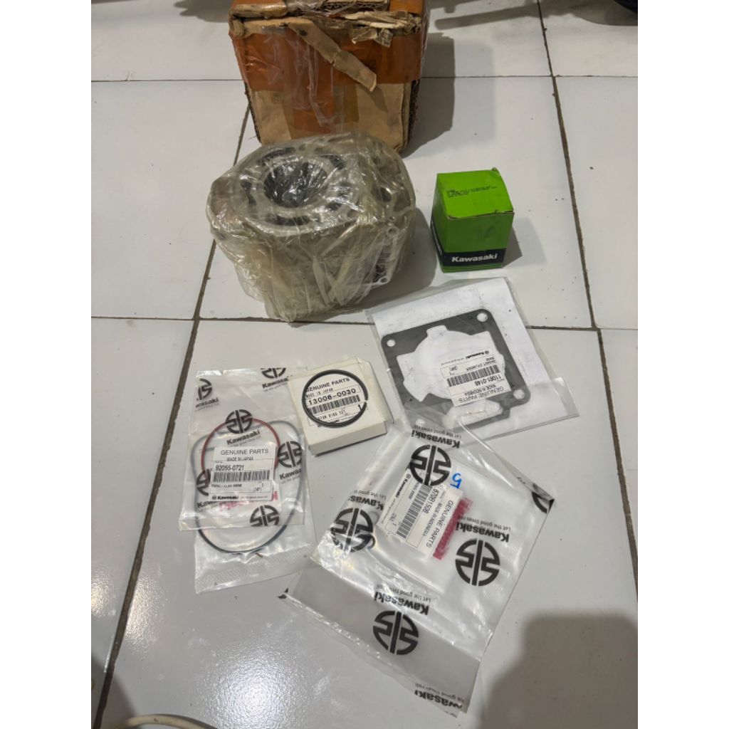 blok pdk kmi warna Gold