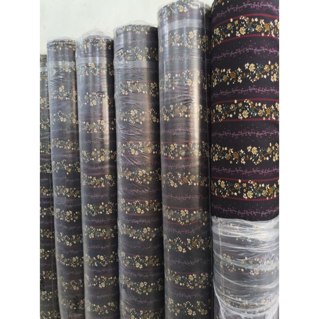bahan rayon motif bunga  .terima jasa jahit berbagaibmqcam jenis baju homamade.mukena seprey bedcove