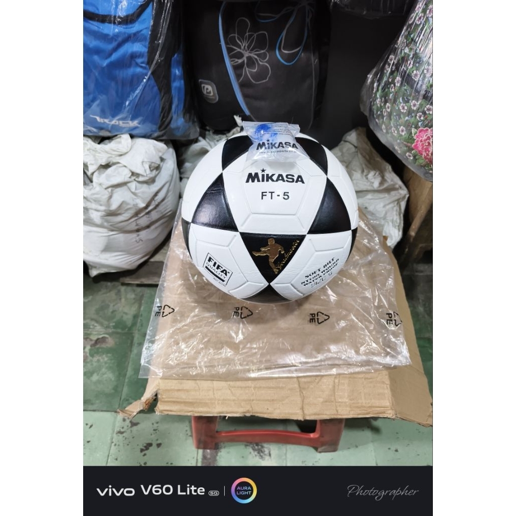 Bola Sepak Atau Bola Lapangan Besar Mikasa FT-5 Original