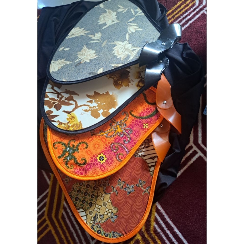 Souvenir Kipas lipat batik