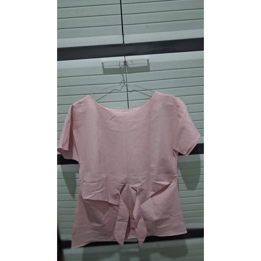 Kaos / Baju / Blouse Wanita Warna Pink - Preloved