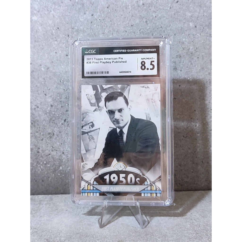 Kartu CGC 8.5 - Topps American Pie 2011 #36 First Playboy Published – Hugh Hefner / Marilyn Monroe E
