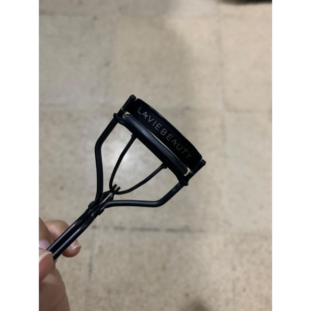 [PRELOVED ALAT MAKEUP] LAVIE BEAUTY PUSH UP LASH CURLER - Penjepit Bulu Mata